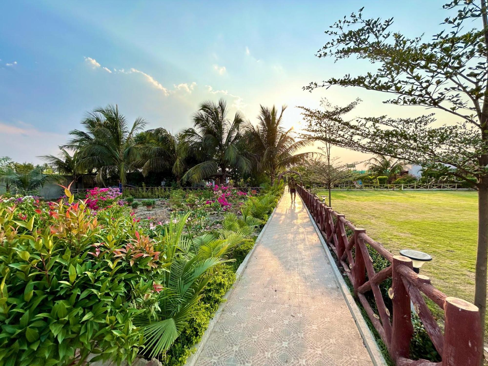 Palli Bangla Resort, Near Ruby Hospital, Anandapur 콜카타 외부 사진